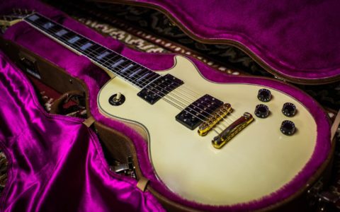 Vintage Gallery Gibson Les Paul Custom White